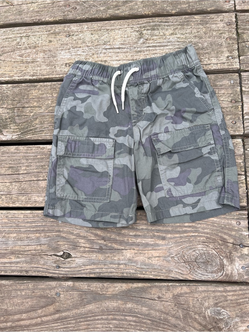 Cat & Jack Boys' Green Gray Camo Cargo Shorts size small (6/7)